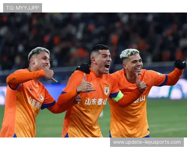 中超赛季中段总结攻防两端见成长，中超新赛季规则争冠和降级