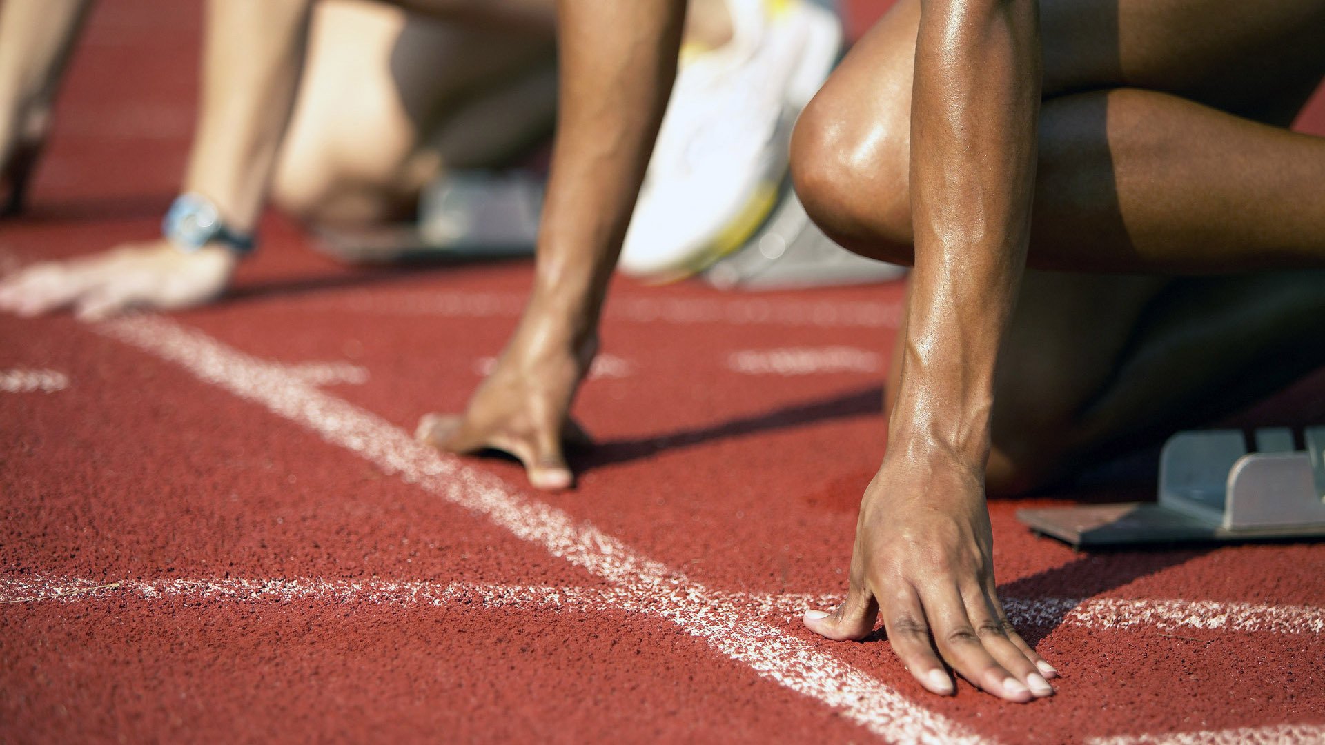 乒乓球赛事：全球顶级选手齐聚一堂，战况激烈，世界乒乓球大师赛